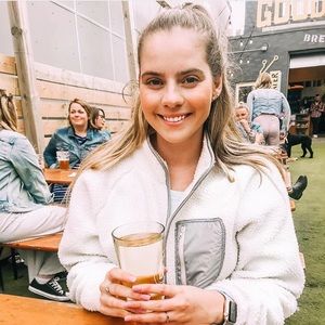 Meet your Posher, Mallory